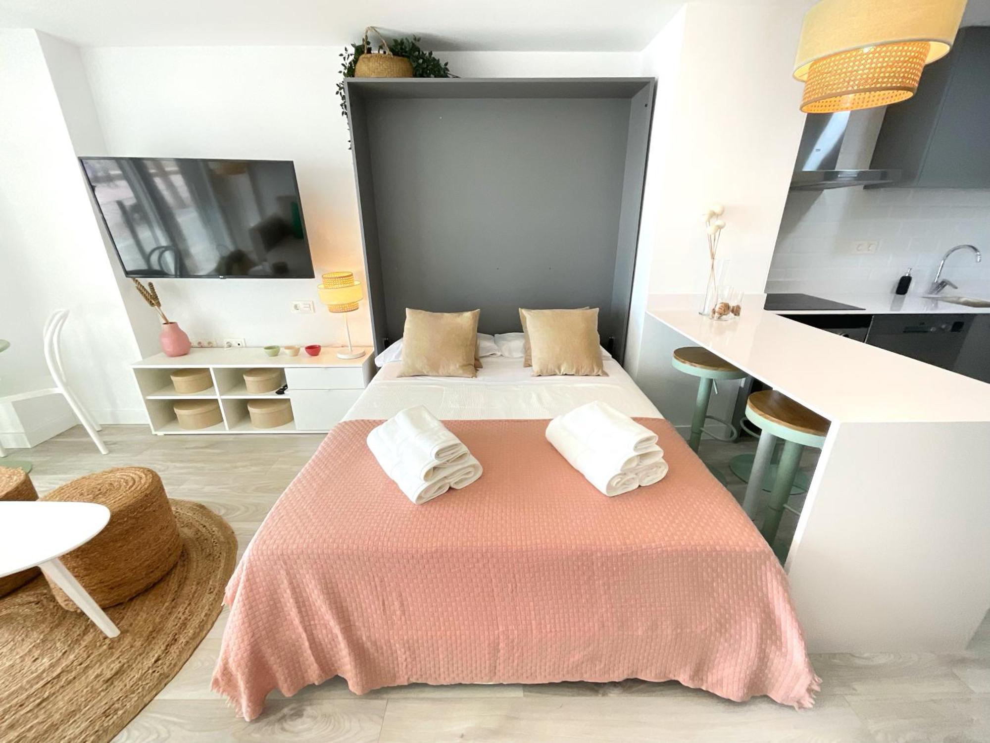 Cs7 Kaleria Suites Almería Eksteriør bilde