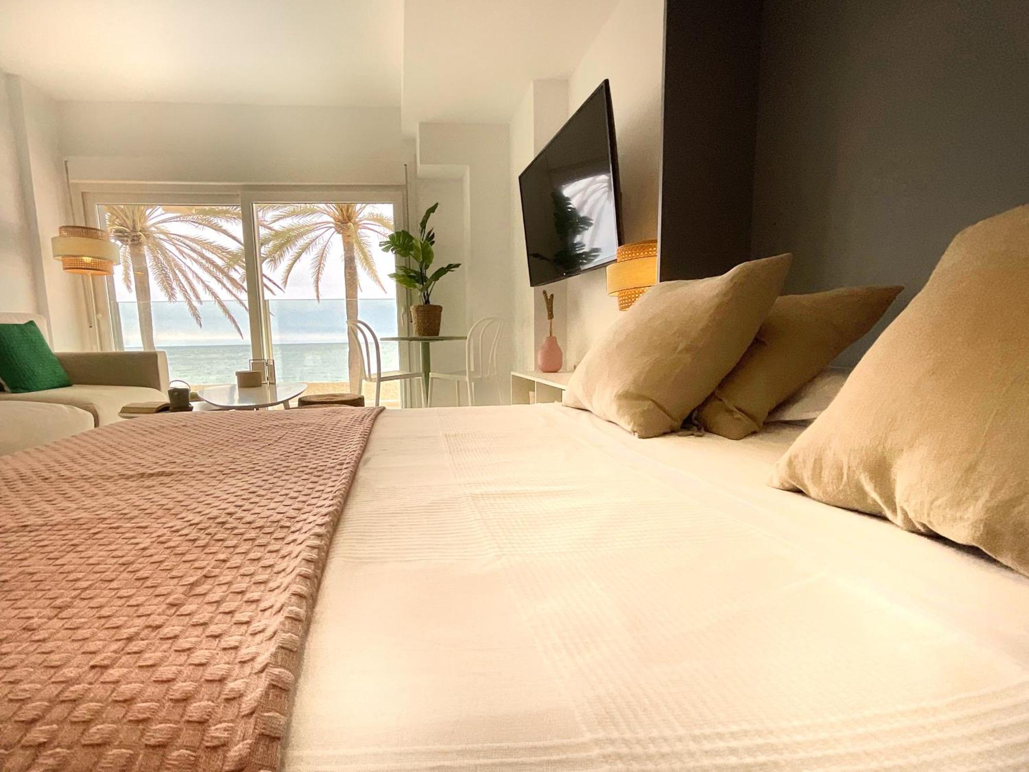 Cs7 Kaleria Suites Almería Eksteriør bilde