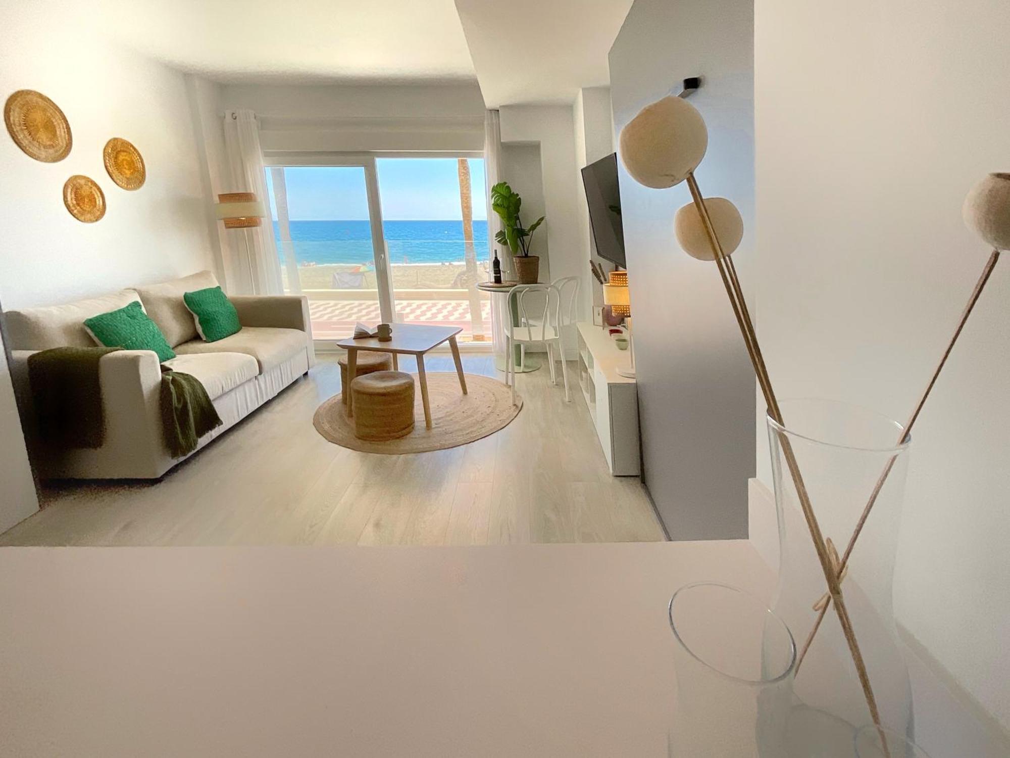 Cs7 Kaleria Suites Almería Eksteriør bilde