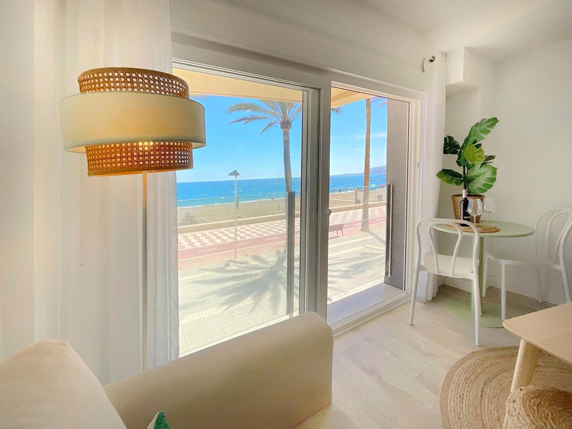 Cs7 Kaleria Suites Almería Eksteriør bilde